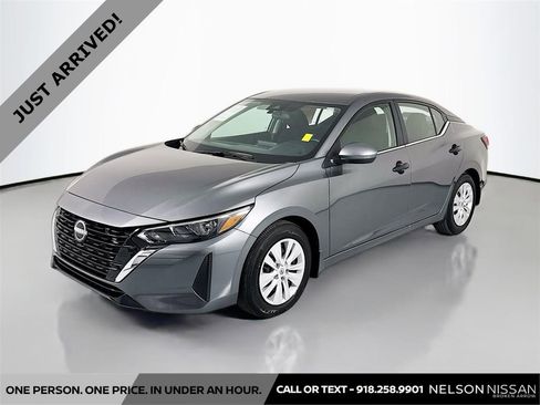 Used 2025 Nissan Sentra S image 1