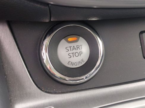 Used 2022 Nissan Murano S image 22