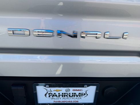 Used 2020 GMC Sierra 2500 Denali w/ Denali Ultimate Package AWD/4WD image 30