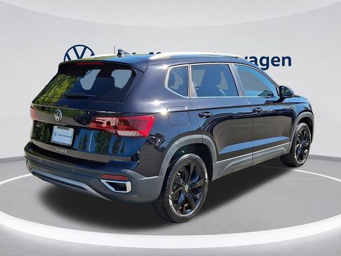 Certified 2023 Volkswagen Taos SE w/ Panoramic Sunroof Package FWD image 6