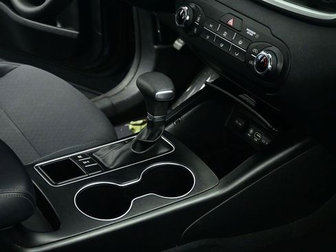 Used 2020 Kia Sorento LX image 27