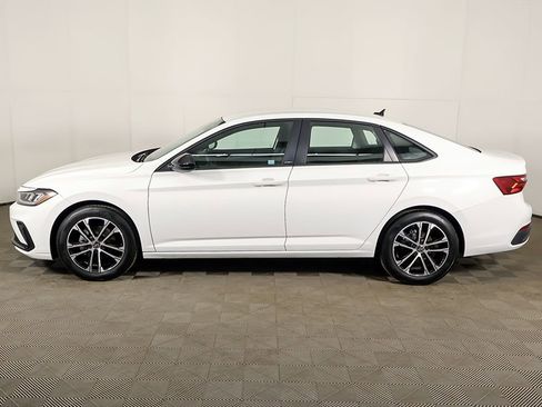 Used 2025 Volkswagen Jetta Sport FWD image 17