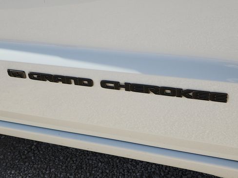 Used 2021 Jeep Grand Cherokee Limited w/ Quick Order Package 28K 80th image 8