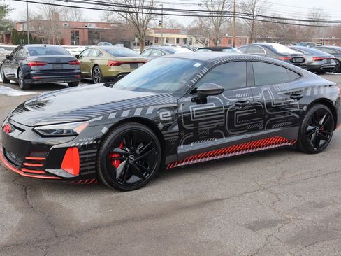 Used 2023 Audi RS e-tron GT image 1