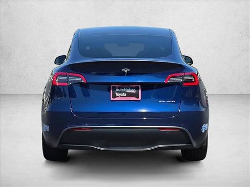 Used 2021 Tesla Model Y Long Range AWD/4WD image 7