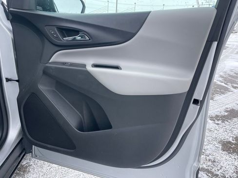 Used 2018 Chevrolet Equinox LS image 25