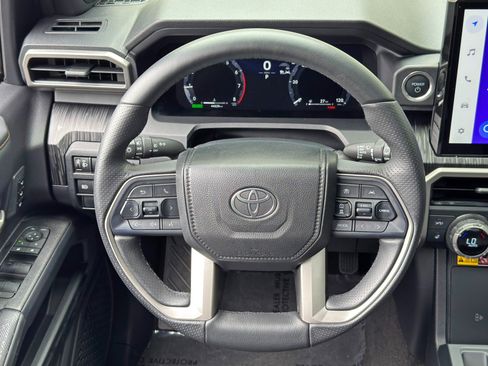 Used 2025 Toyota 4Runner Platinum AWD/4WD image 22