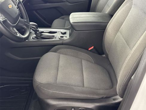 Used 2023 Chevrolet Traverse LT AWD/4WD image 12
