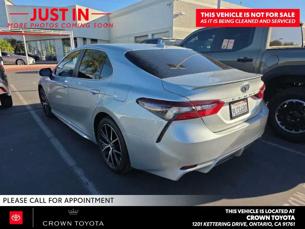 Used 2024 Toyota Camry SE FWD image 4