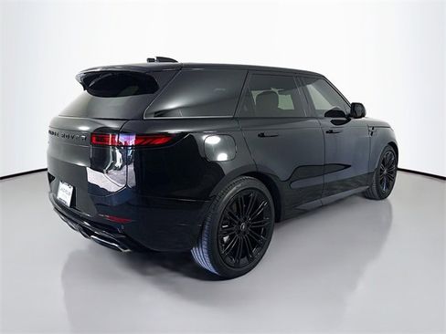 Used 2025 Land Rover Range Rover Sport Dynamic SE image 5