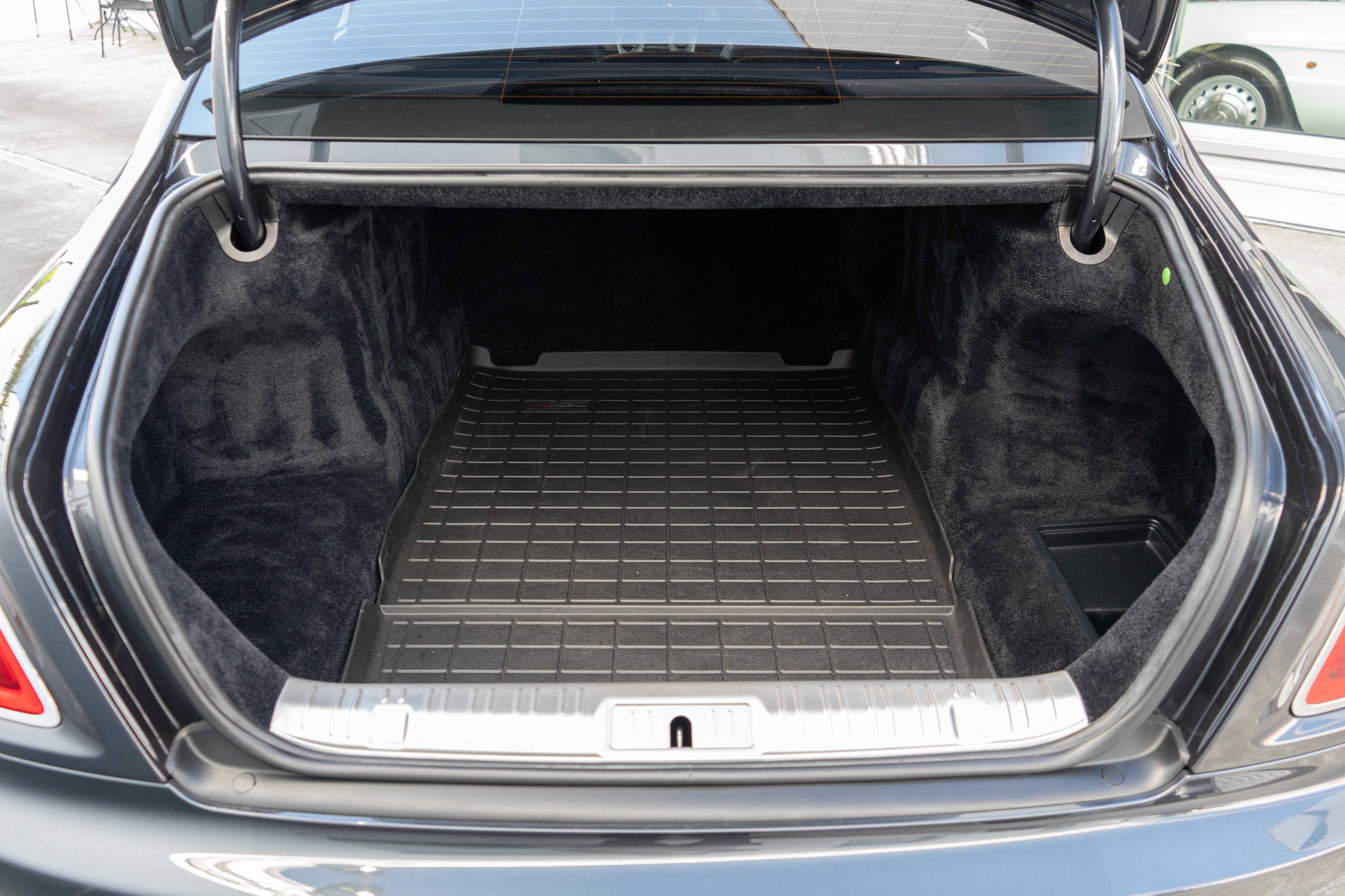 Used 2017 Rolls-Royce Ghost RWD image 30