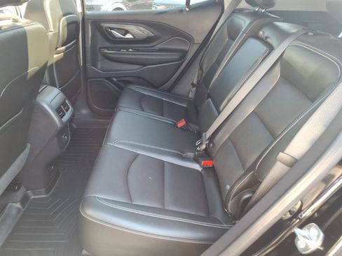 Used 2024 GMC Terrain SLT AWD/4WD image 14