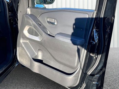 Used 2022 Nissan Frontier SV image 18