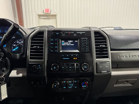 Used 2020 Ford F250 XL w/ Power Equipment Group image 21