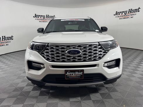 Used 2023 Ford Explorer Platinum w/ Class IV Trailer Tow Package AWD/4WD image 4