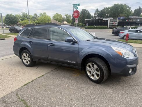 Used 2013 Subaru Outback 2.5i Premium w/ Popular Pkg 1B AWD/4WD image 3