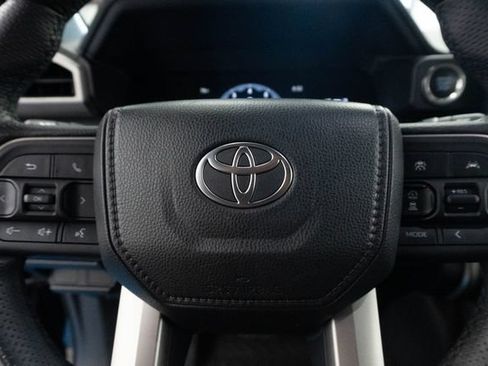 Used 2025 Toyota 4Runner SR5 AWD/4WD image 24