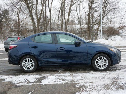 Used 2016 Scion iA image 8