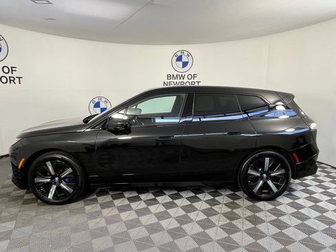 Used 2024 BMW iX xDrive50 w/ Sport Package AWD/4WD image 12