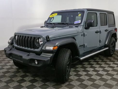 Used 2024 Jeep Wrangler Unlimited Sport AWD/4WD image 5