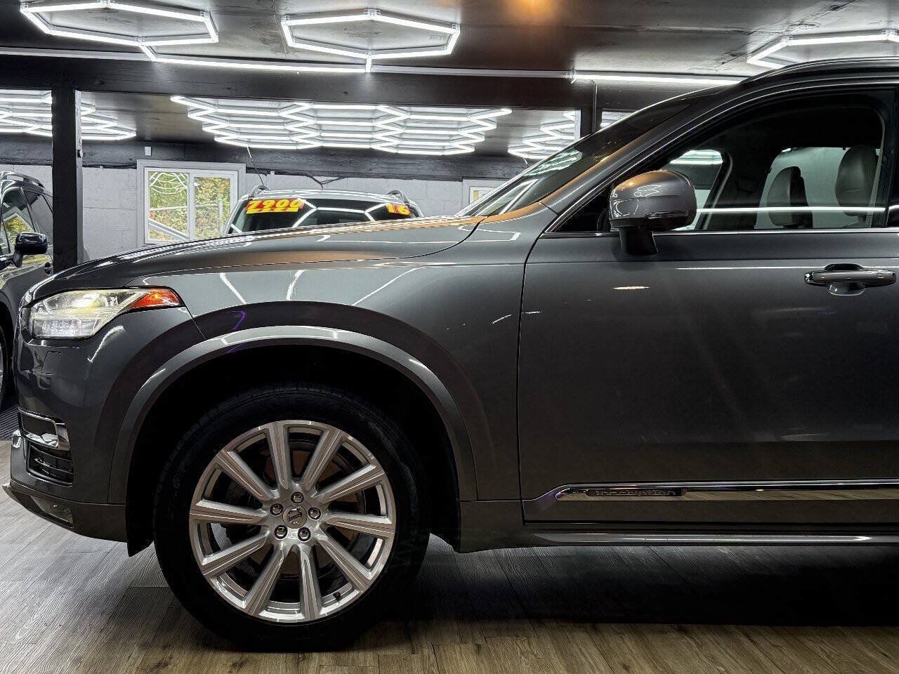 Used 2016 Volvo XC90 T6 Inscription w/ Vision Package AWD/4WD image 4
