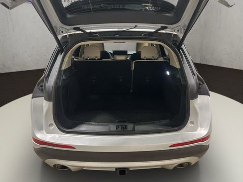 Used 2025 Lincoln Corsair AWD w/ Towing Package image 23