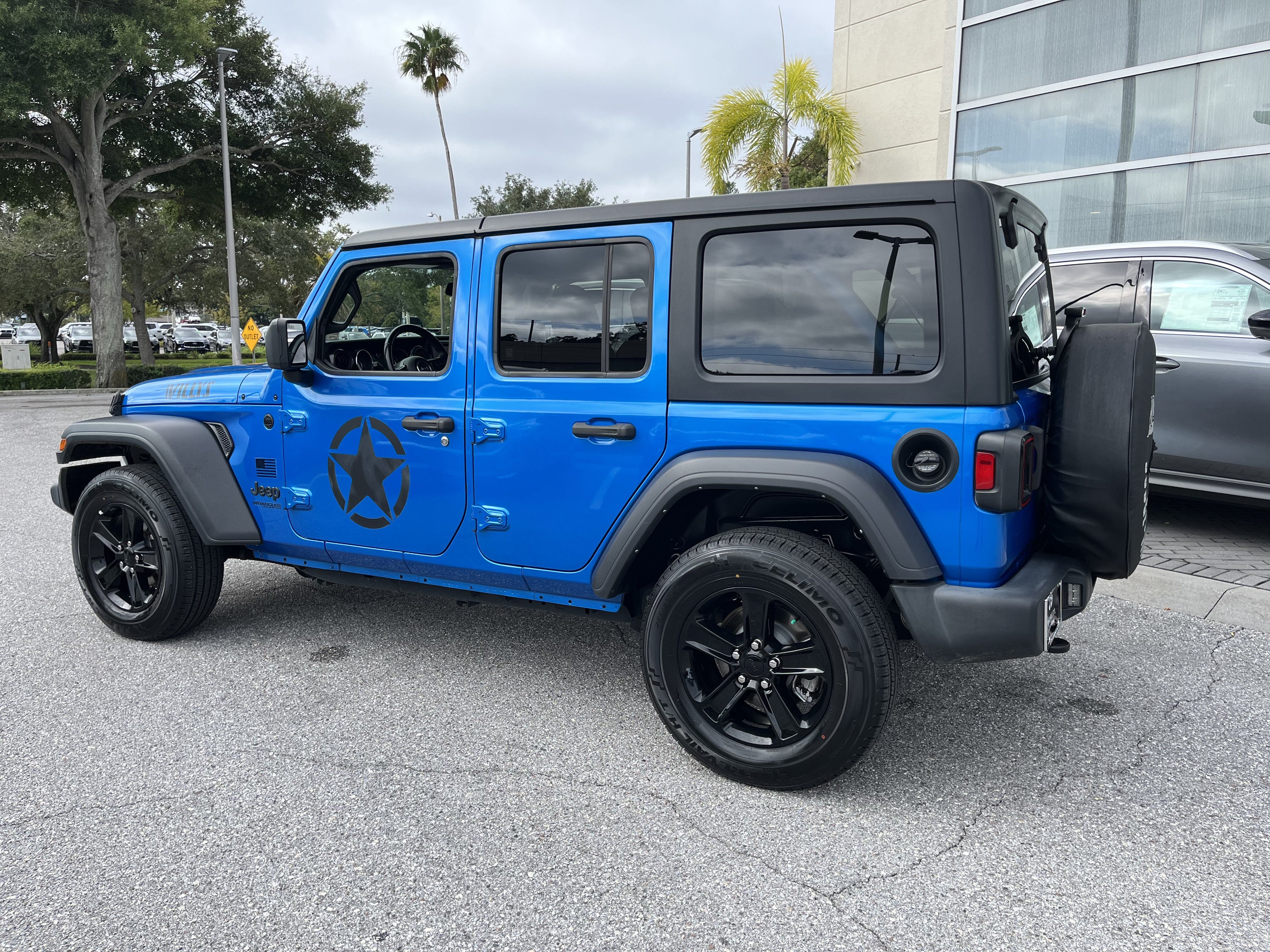 Used 2022 Jeep Wrangler Unlimited Sport AWD/4WD image 6