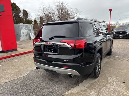 Used 2019 GMC Acadia SLT image 2