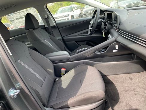 New 2026 Hyundai Elantra SE FWD image 35