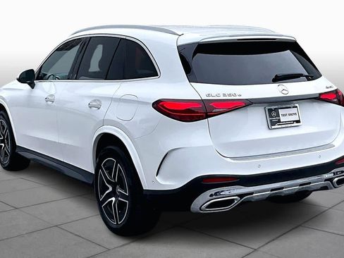 Used 2025 Mercedes-Benz GLC 350e 4MATIC image 11