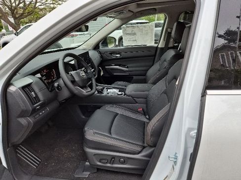 New 2026 Nissan Pathfinder SL w/ SL Premium Package AWD/4WD image 12