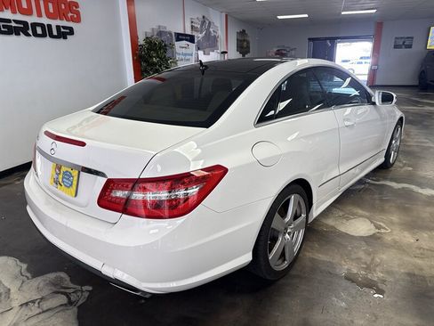 Used 2010 Mercedes-Benz E 550 Coupe image 7