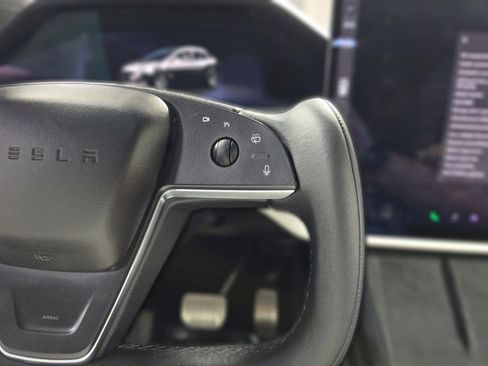 Used 2022 Tesla Model X Plaid image 32