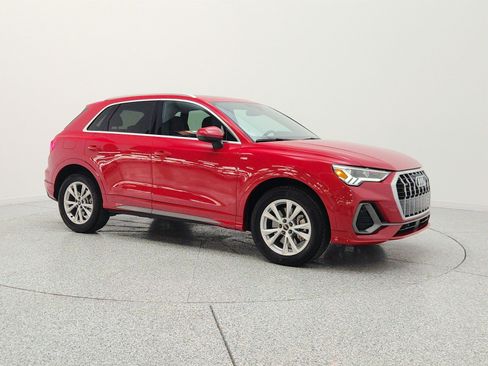Used 2023 Audi Q3 2.0T Premium Plus w/ Premium Plus Package AWD/4WD image 3