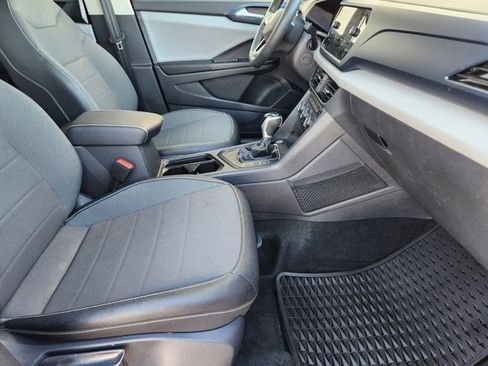 Used 2022 Volkswagen Taos SE image 13