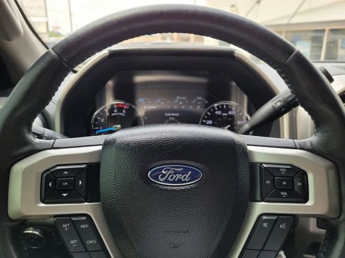 Used 2017 Ford F250 Lariat w/ Lariat Value Package image 19