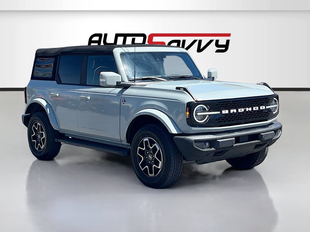 Used 2024 Ford Bronco Outer Banks AWD/4WD image 1