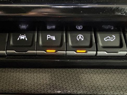 Used 2024 Chevrolet Silverado 1500 ZR2 w/ Technology Package image 20