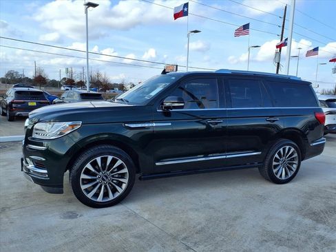 Used 2021 Lincoln Navigator Reserve w/ Luxury Package image 3
