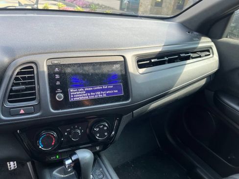 Used 2021 Honda HR-V Sport image 20