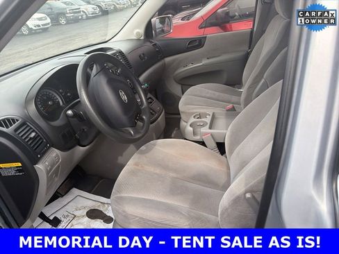 Used 2008 Hyundai Entourage Limited FWD image 6