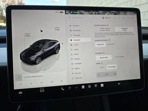 Used 2023 Tesla Model Y 2WD image 47