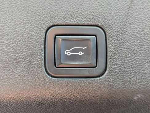 Used 2023 Chevrolet Tahoe Z71 w/ Luxury Package image 7