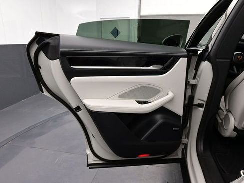 New 2026 Porsche Macan 4S Electric AWD/4WD image 13