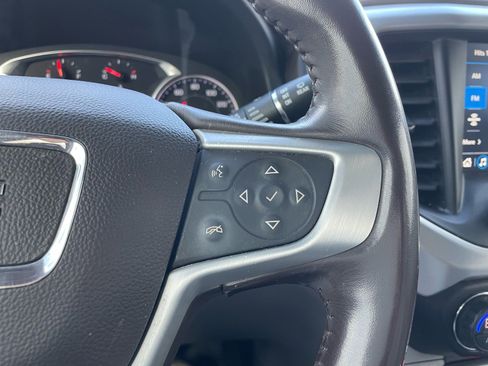 Used 2021 GMC Acadia SLT w/ Premium Package image 8