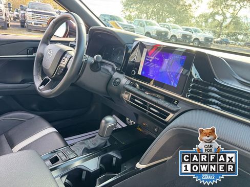 Used 2025 Toyota Camry SE image 19