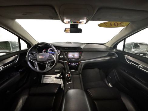 Used 2017 Cadillac XT5 Luxury w/ Driver Awareness Package image 18