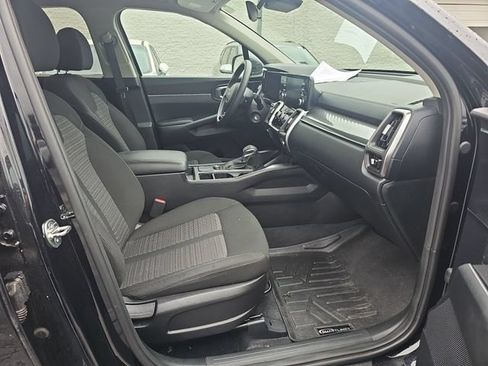 Used 2023 Kia Sorento LX AWD/4WD image 31