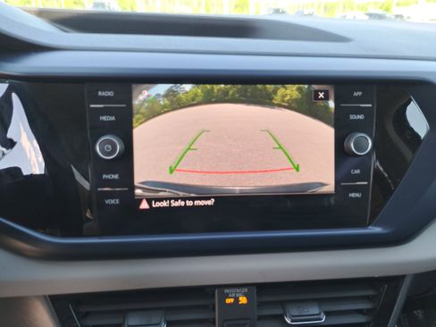 Used 2022 Volkswagen Taos SE FWD image 22