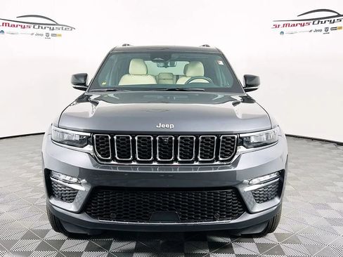 Used 2025 Jeep Grand Cherokee Limited w/ Luxury Tech Group II image 3